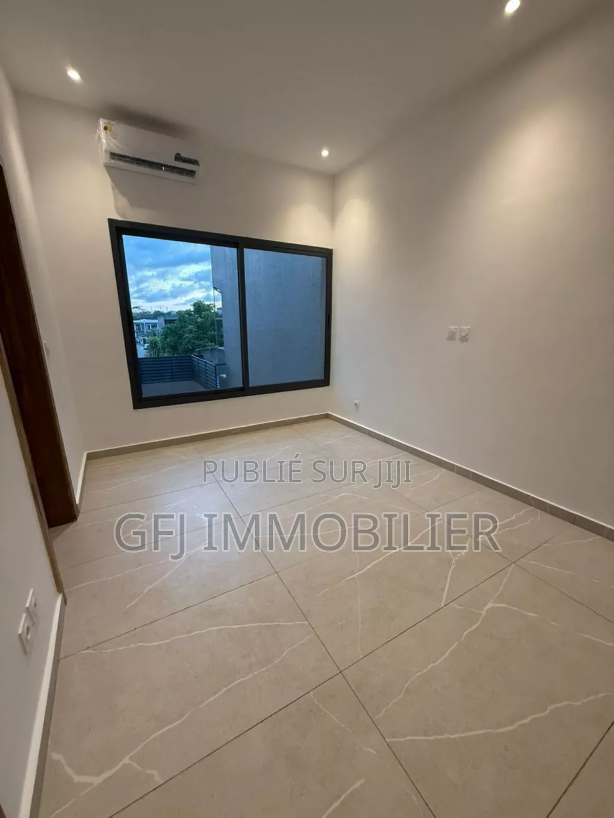 4chbre Duplex dans Francis Gweh, Cocody à Vendre