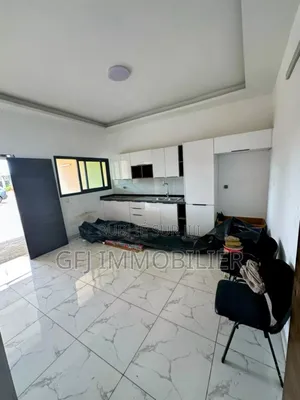 5chbre Duplex dans Francis Gweh, Cocody à Vendre