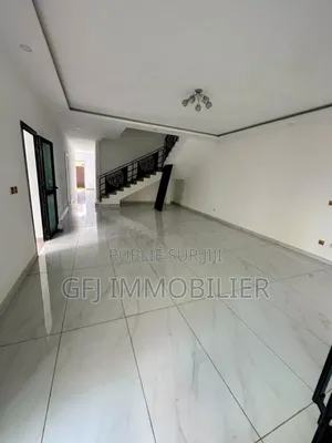 5chbre Duplex dans Francis Gweh, Cocody à Vendre