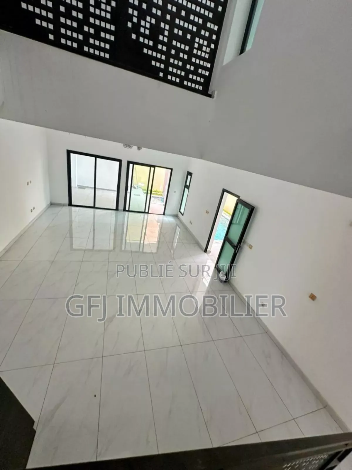 5chbre Duplex dans Francis Gweh, Cocody à Vendre