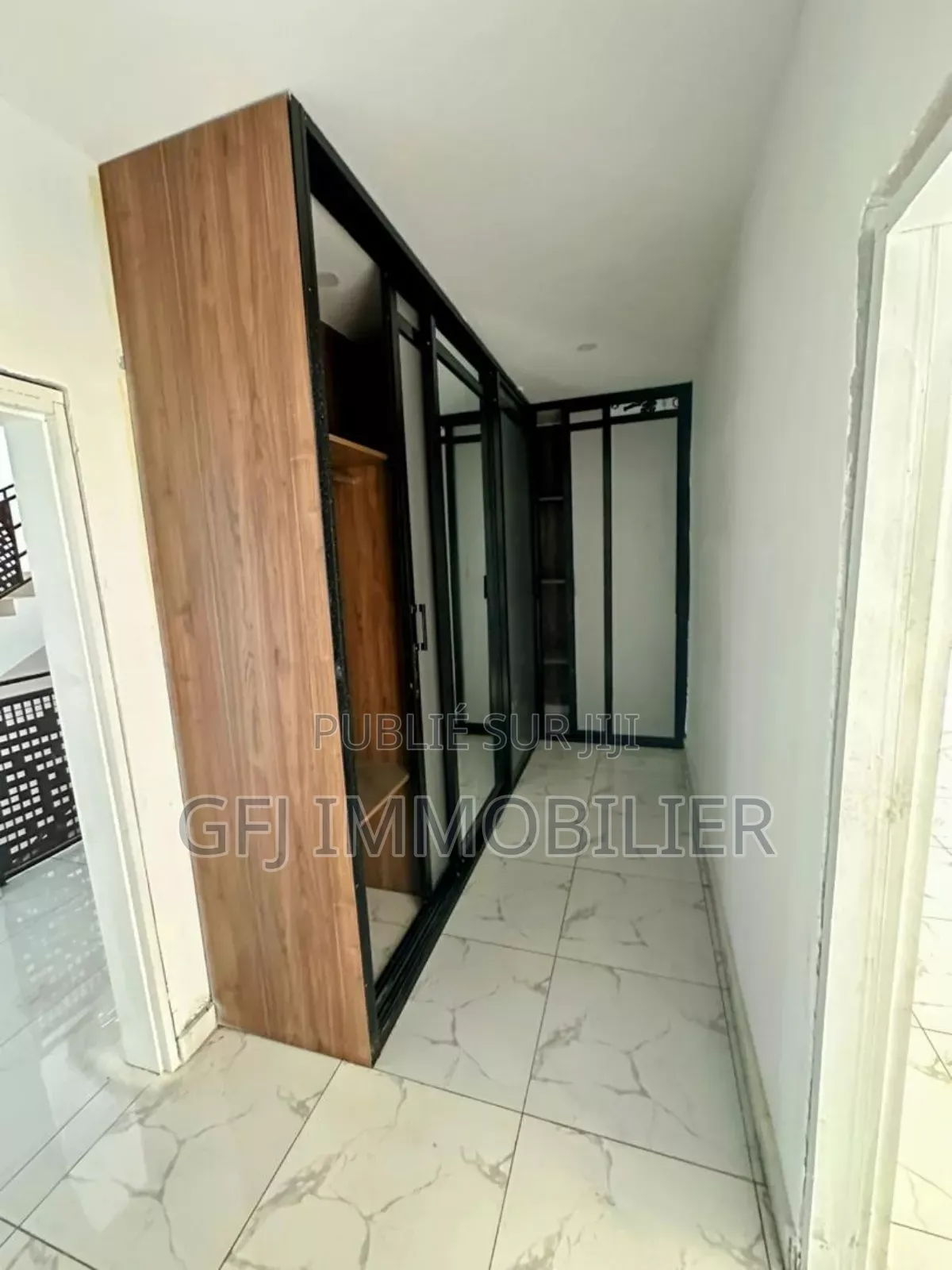 5chbre Duplex dans Francis Gweh, Cocody à Vendre