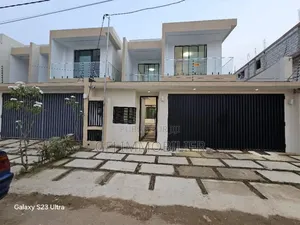 6chbre Duplex dans Francis Gweh, Cocody à Vendre