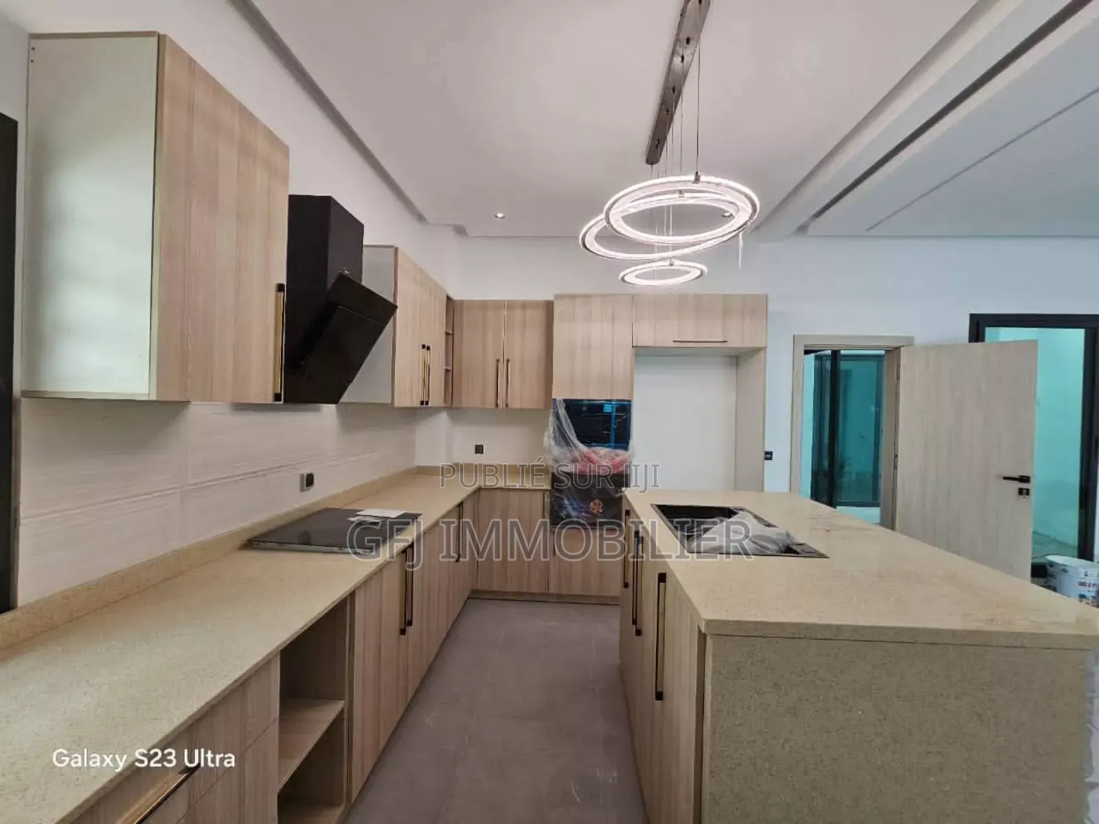 6chbre Duplex dans Francis Gweh, Cocody à Vendre