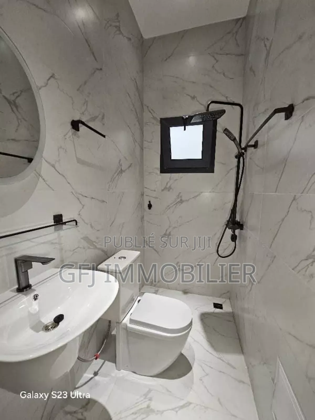 6chbre Duplex dans Francis Gweh, Cocody à Vendre