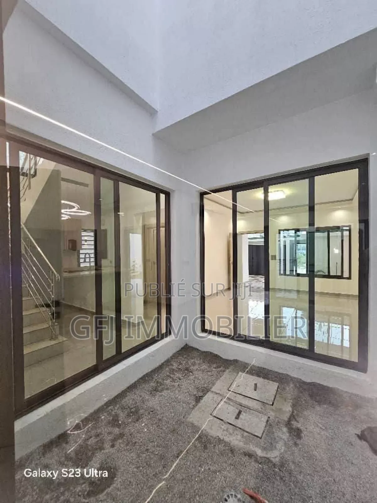 6chbre Duplex dans Francis Gweh, Cocody à Vendre