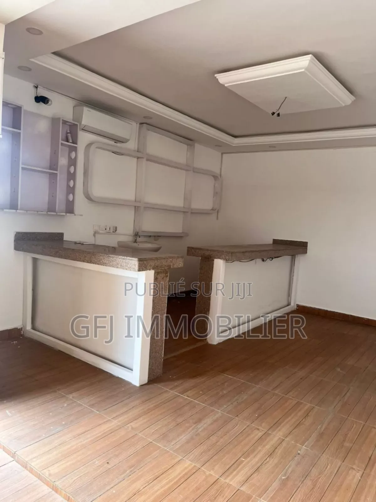 3chbre Appartement dans Francis Gweh, Cocody à Vendre