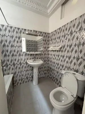 3chbre Appartement dans Francis Gweh, Cocody à Vendre