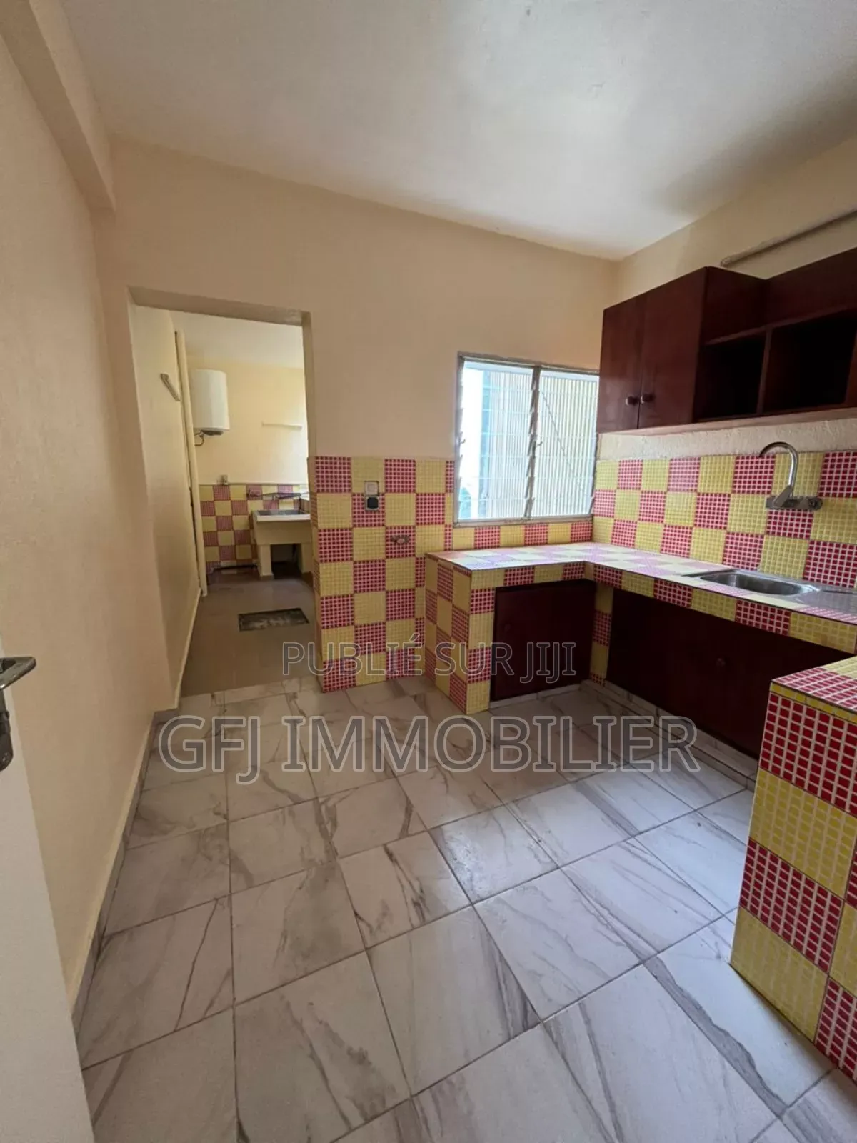 3chbre Appartement dans Francis Gweh, Cocody à Vendre