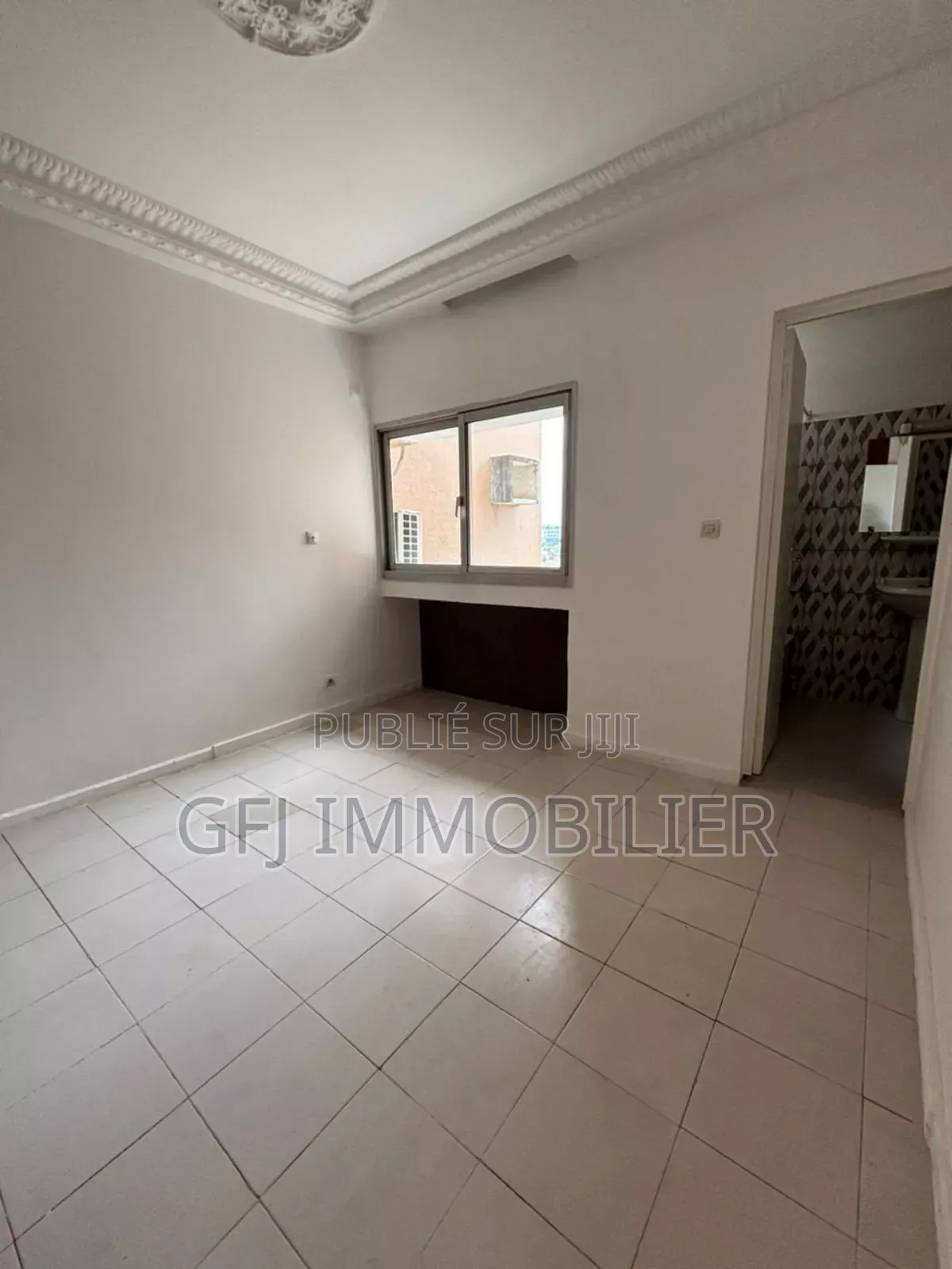 3chbre Appartement dans Francis Gweh, Cocody à Vendre