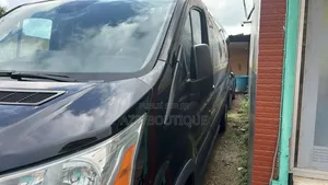 Ford Transit-350 2023 Noir