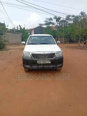 Toyota Hilux SR 4x4 2015 Blanc
