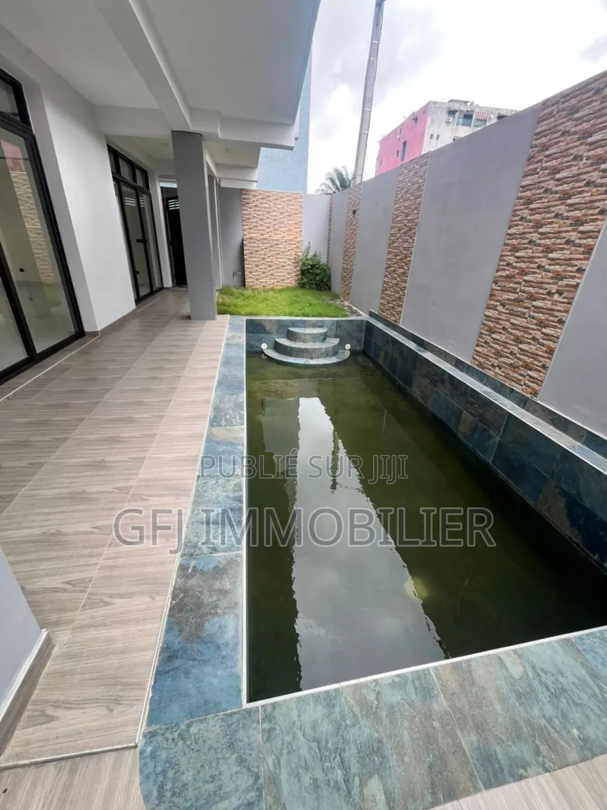 5chbre Duplex dans Francis Gweh, Cocody à Vendre