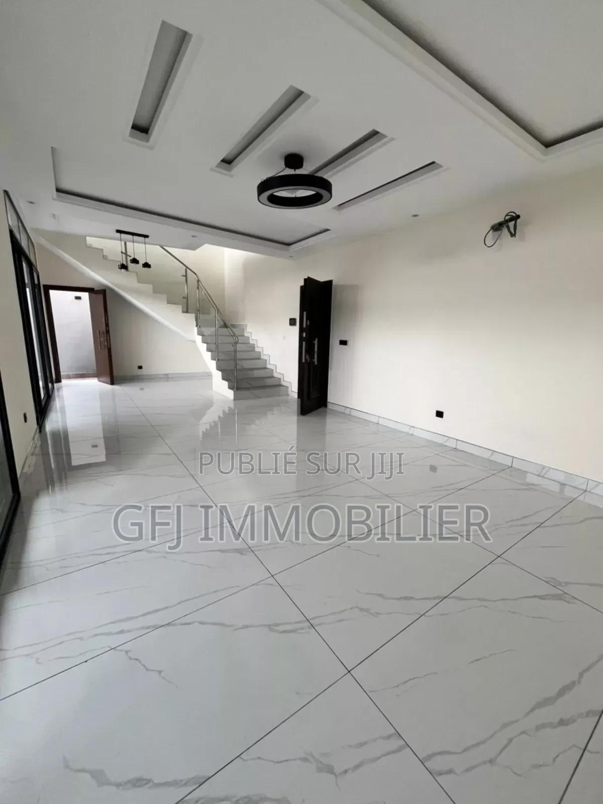 5chbre Duplex dans Francis Gweh, Cocody à Vendre