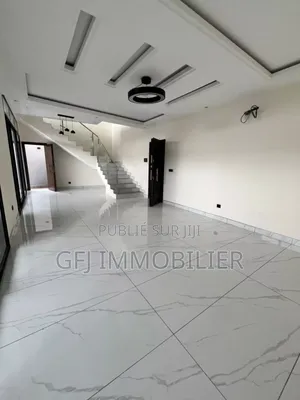 5chbre Duplex dans Francis Gweh, Cocody à Vendre