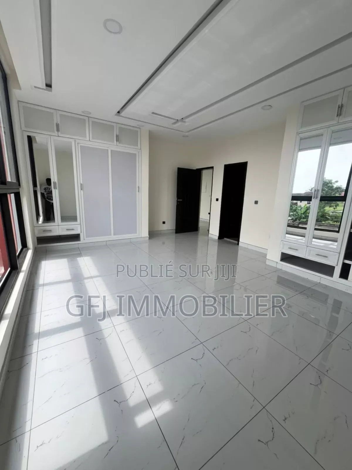 5chbre Duplex dans Francis Gweh, Cocody à Vendre