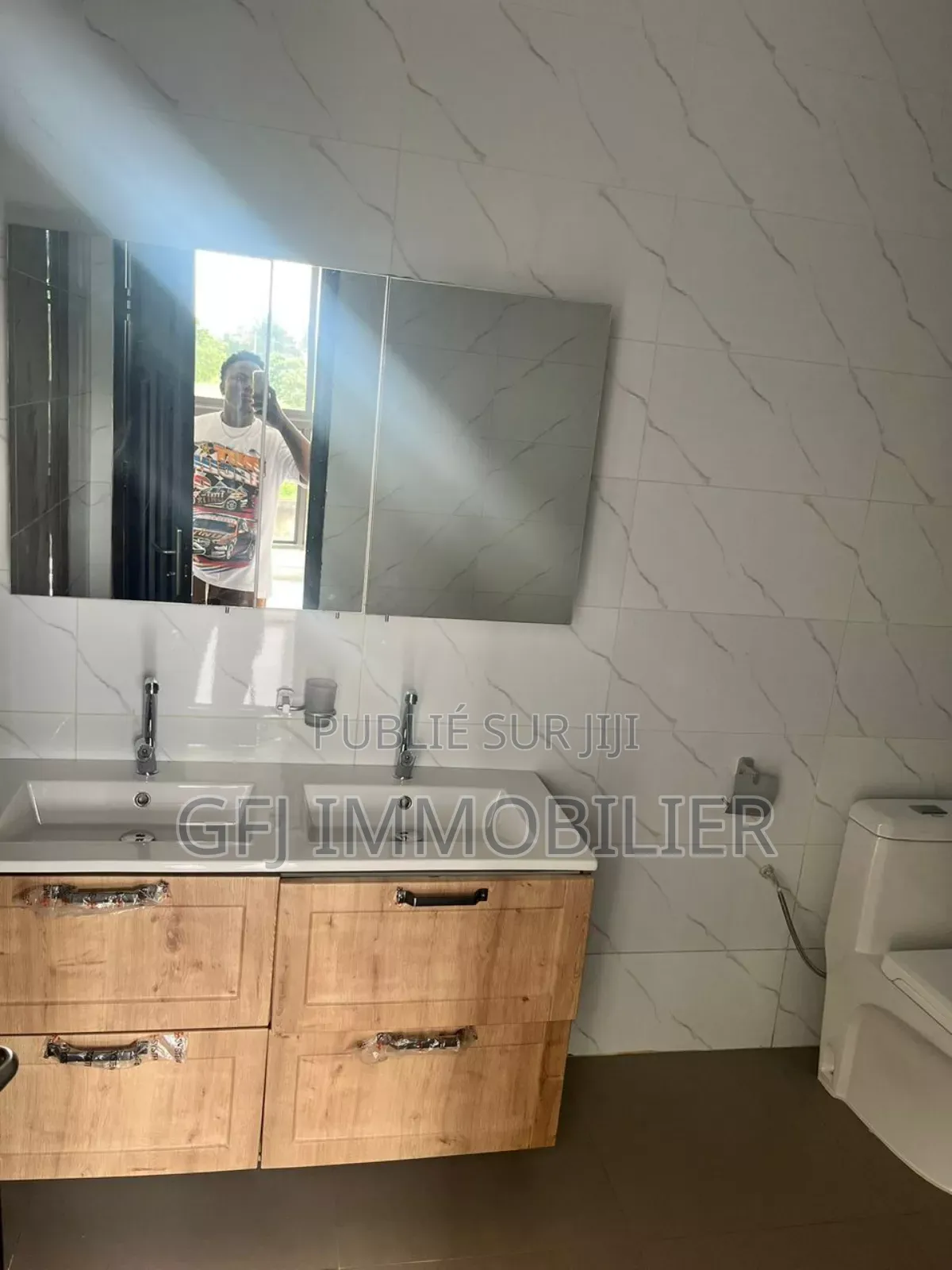 5chbre Duplex dans Francis Gweh, Cocody à Vendre