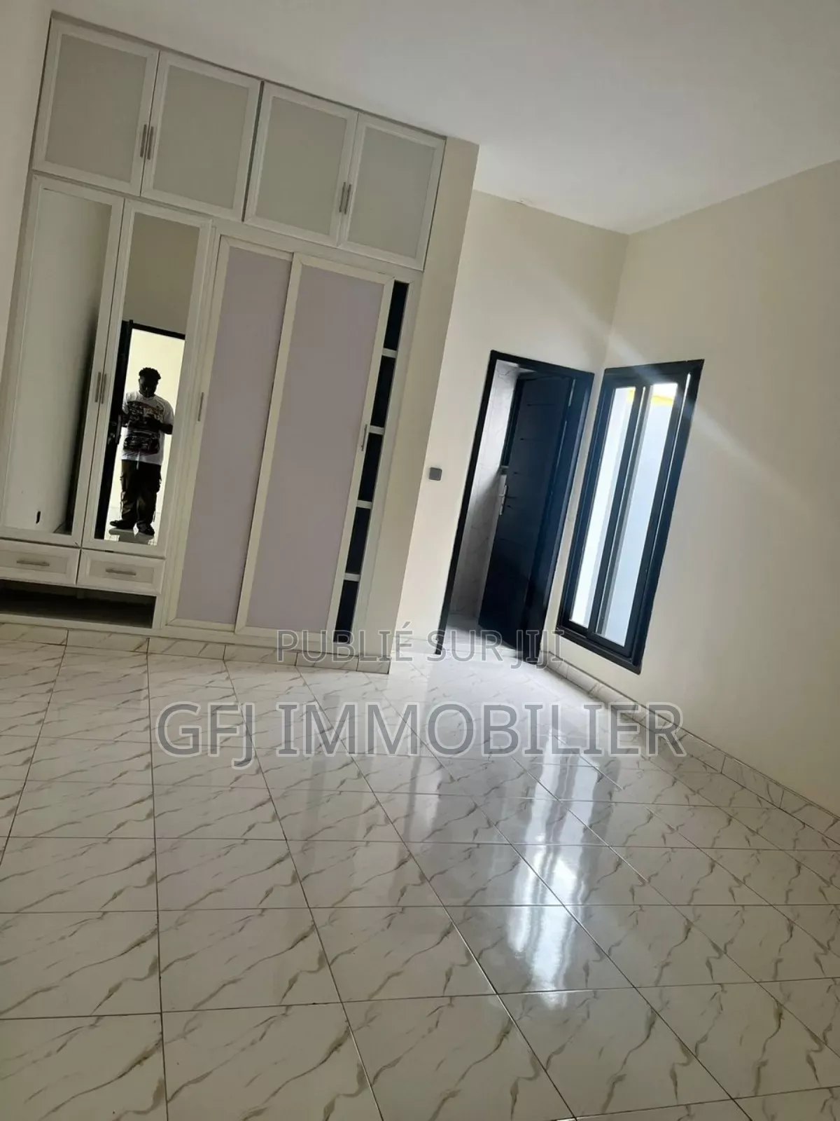 5chbre Duplex dans Francis Gweh, Cocody à Vendre
