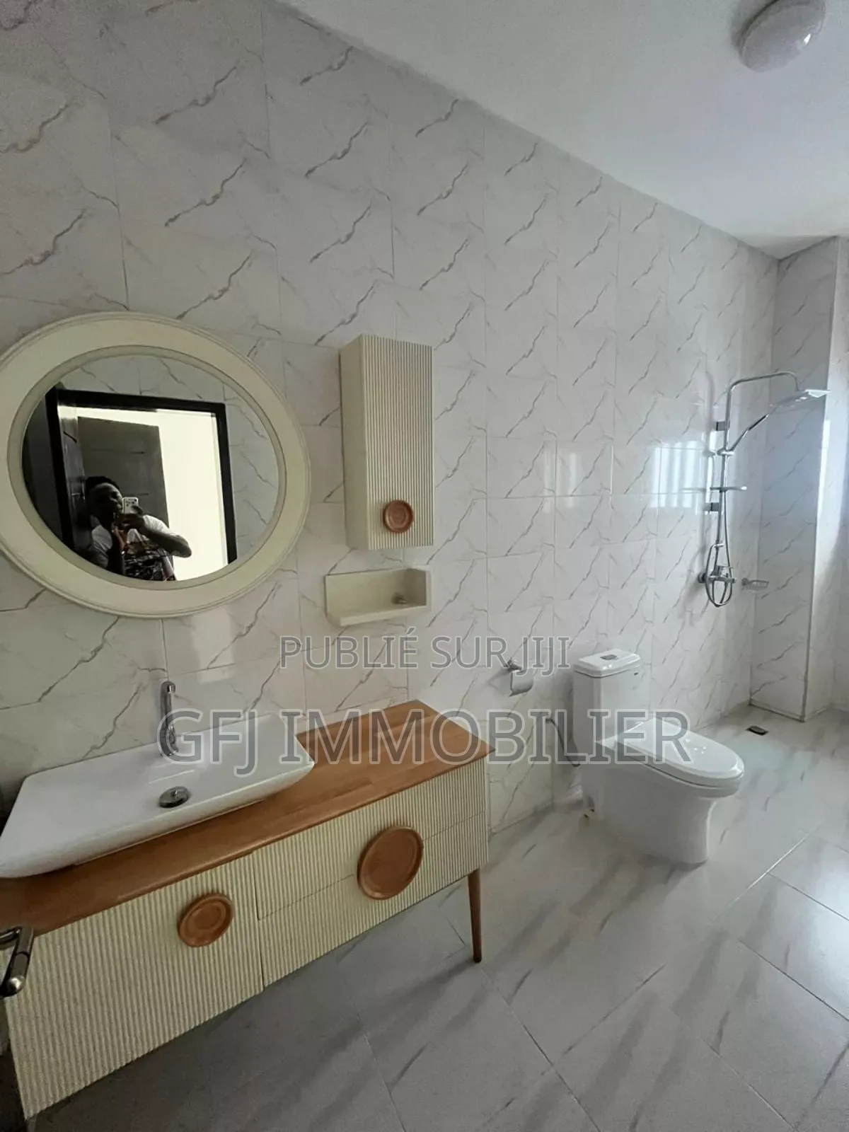 5chbre Duplex dans Francis Gweh, Cocody à Vendre