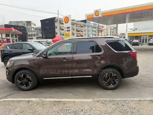 Ford Explorer Base AWD 2018 Marron