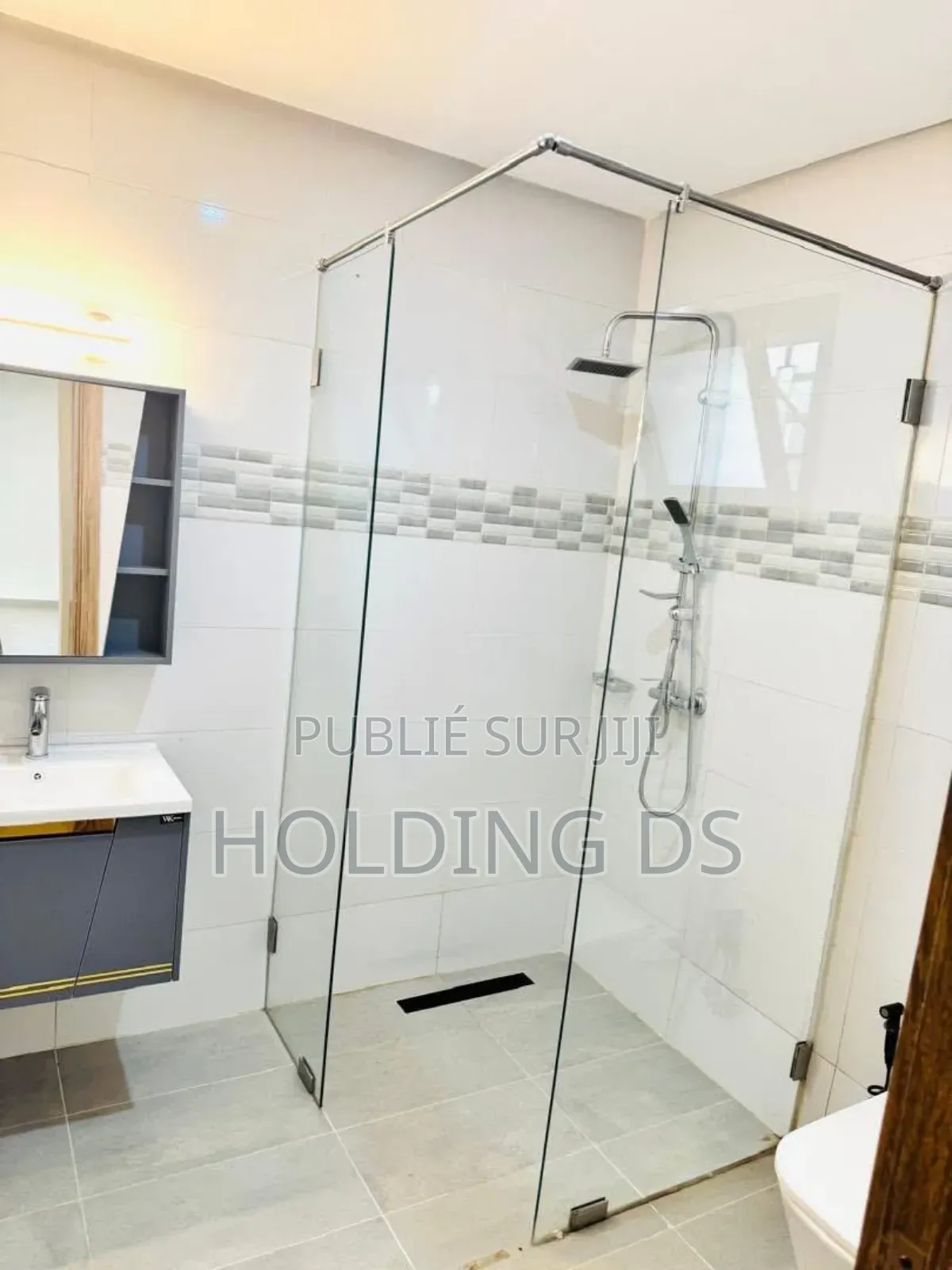 Meublé 3chbre Villa dans Location , Cocody à Louer