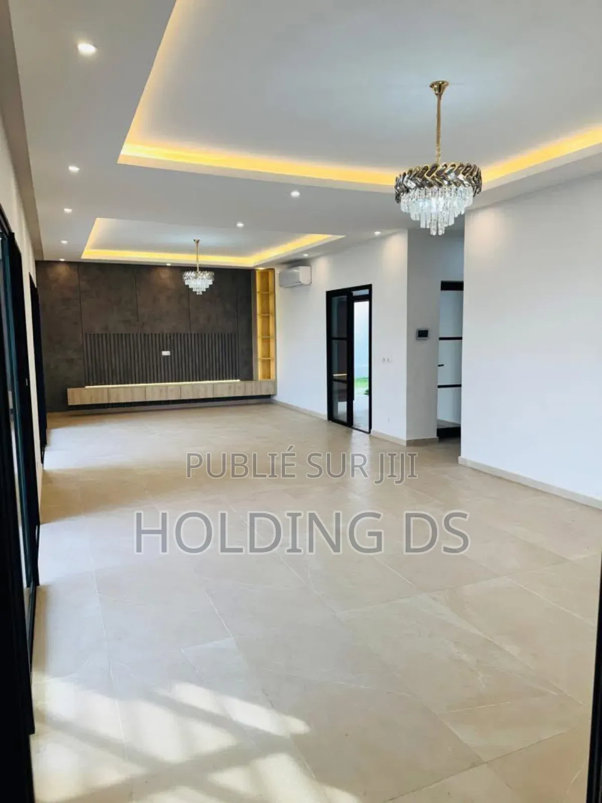 Meublé 3chbre Villa dans Location , Cocody à Louer