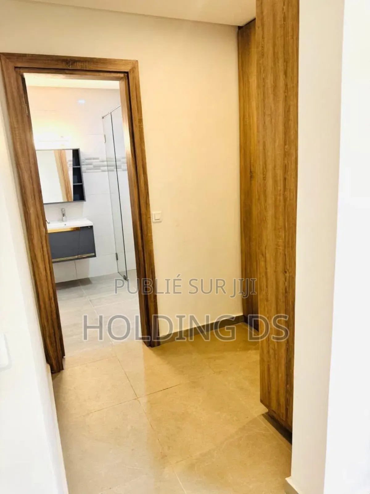 Meublé 3chbre Villa dans Location , Cocody à Louer