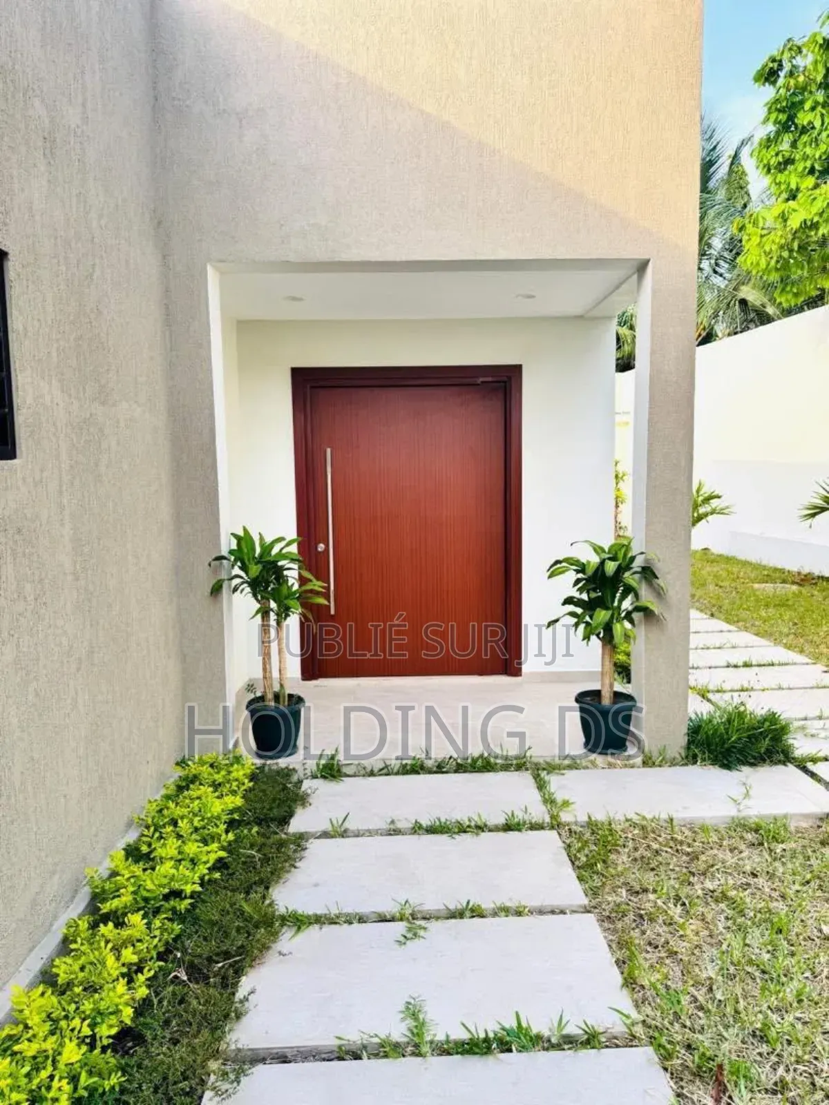 Meublé 3chbre Villa dans Location , Cocody à Louer