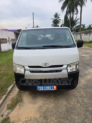 Toyota HiAce 2016 Blanc