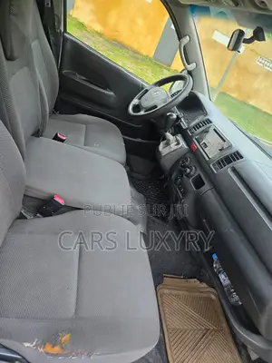 Toyota HiAce 2016 Blanc