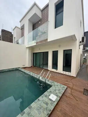 4chbre Villa dans Massa Immobilier, Cocody à Vendre