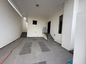 4chbre Villa dans Massa Immobilier, Cocody à Vendre