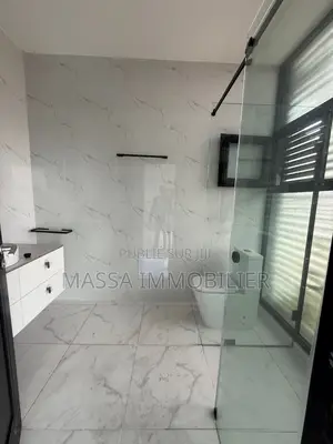 4chbre Villa dans Massa Immobilier, Cocody à Vendre