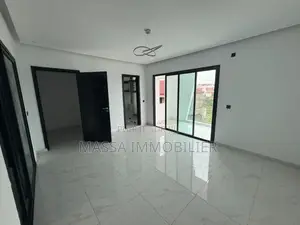 4chbre Villa dans Massa Immobilier, Cocody à Vendre