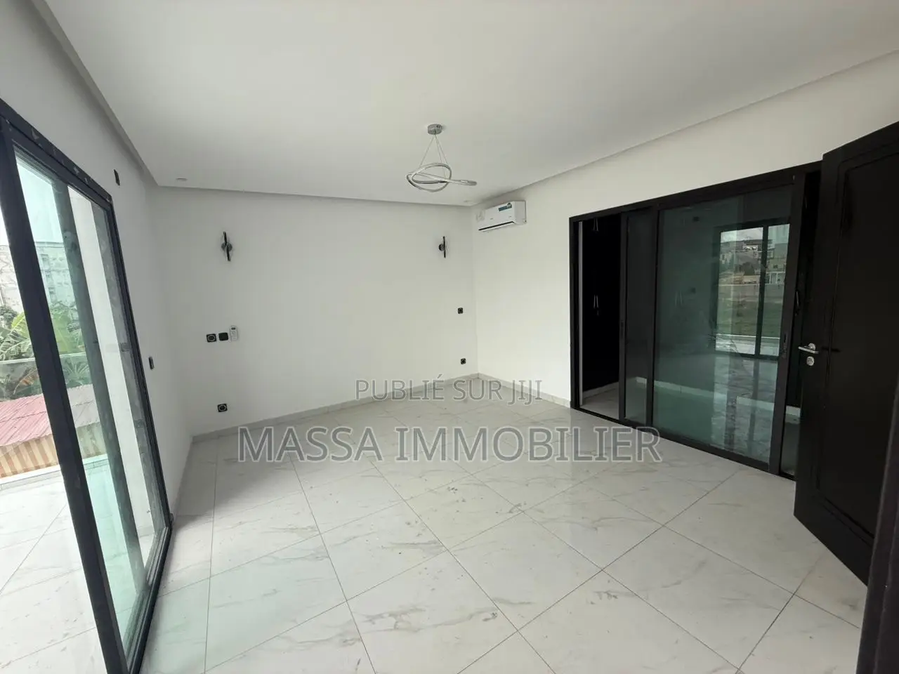 4chbre Villa dans Massa Immobilier, Cocody à Vendre