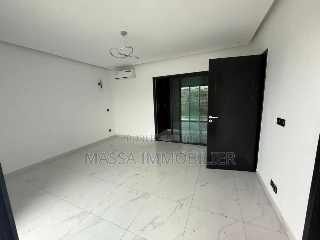 4chbre Villa dans Massa Immobilier, Cocody à Vendre