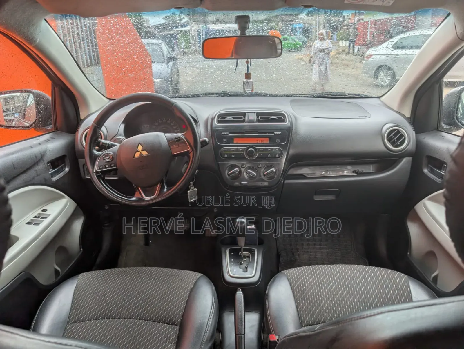 Mitsubishi Attrage 2023 Gris