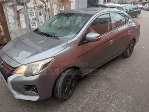 Mitsubishi Attrage 2023 Gris