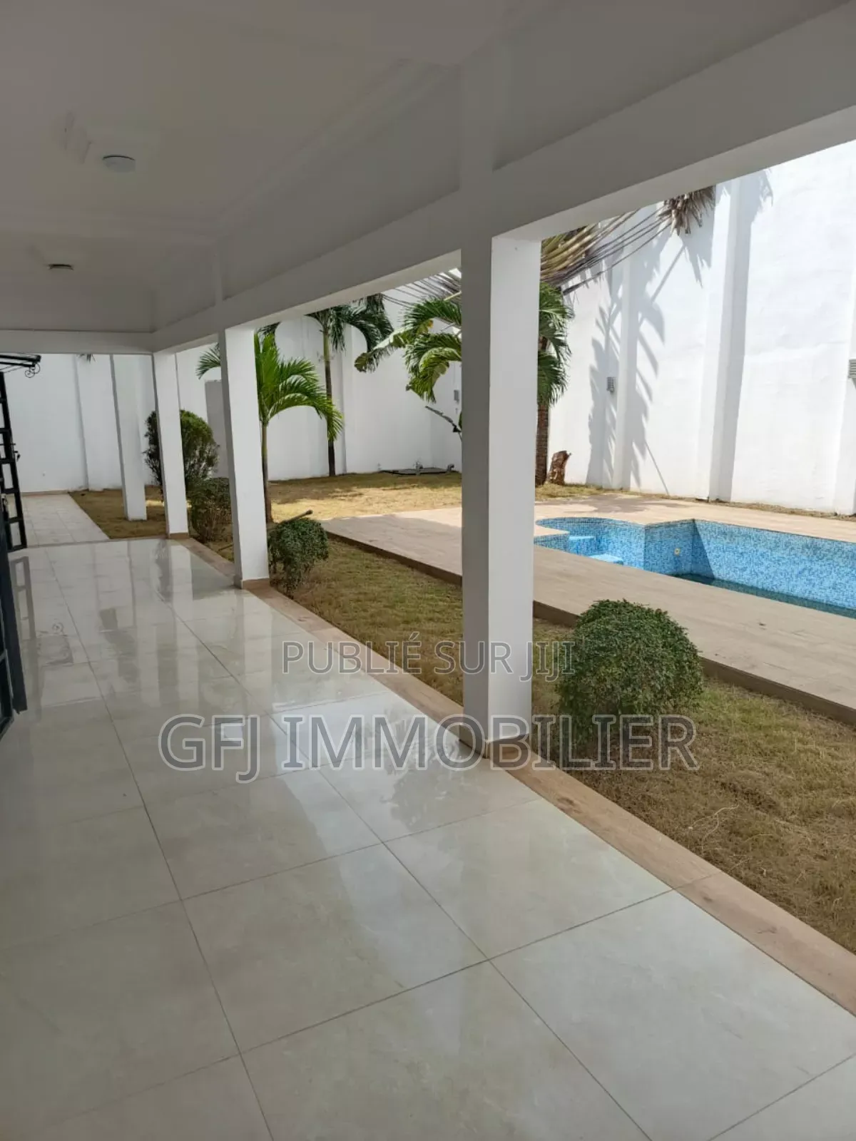 5chbre Duplex dans Francis Gweh, Cocody à Vendre