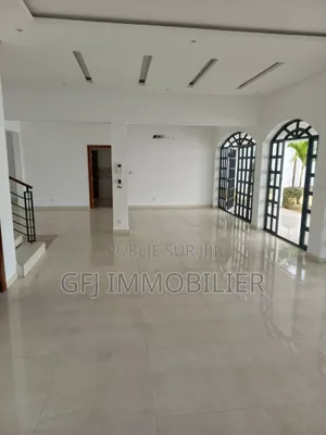 5chbre Duplex dans Francis Gweh, Cocody à Vendre