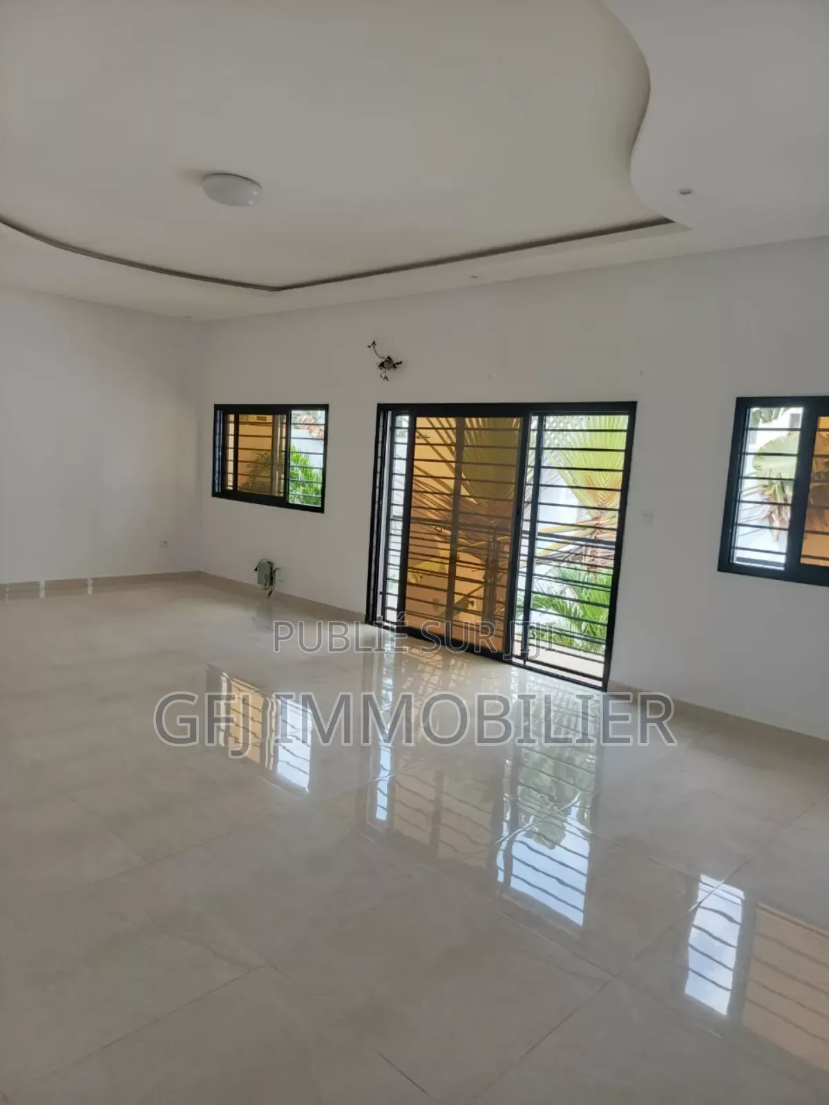 5chbre Duplex dans Francis Gweh, Cocody à Vendre