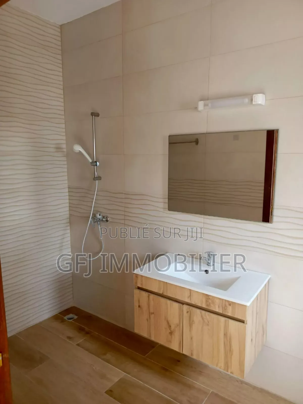 5chbre Duplex dans Francis Gweh, Cocody à Vendre