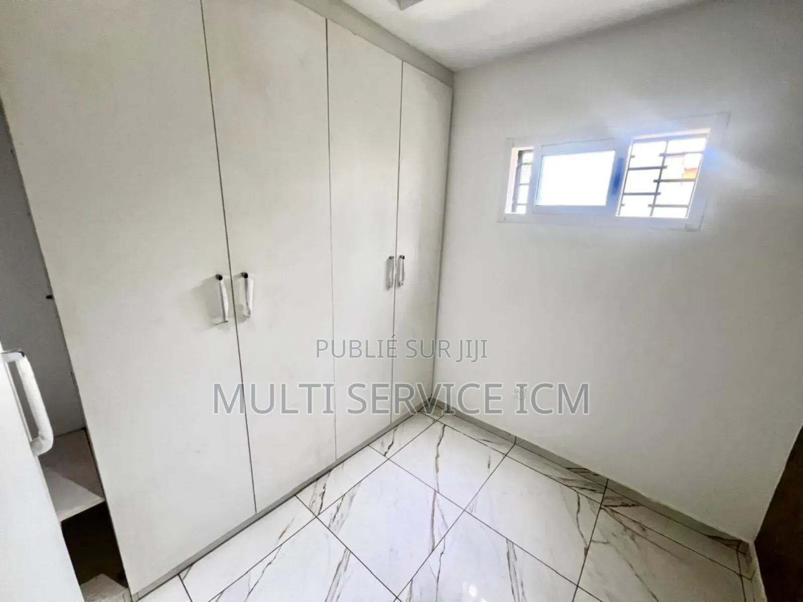 Meublé 5chbre Duplex dans Ismaël Coulibaly, Cocody à Vendre