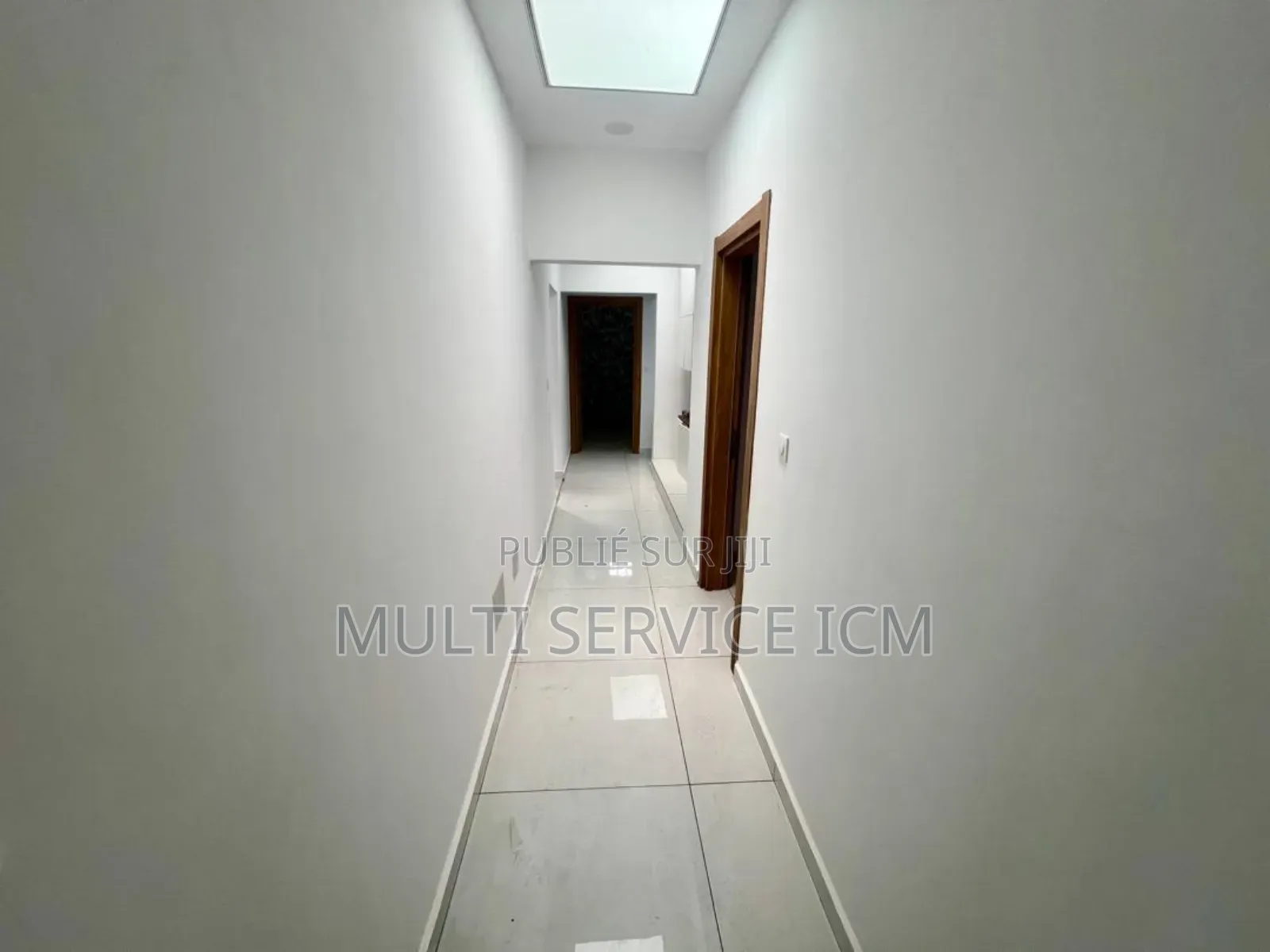 Meublé 5chbre Duplex dans Ismaël Coulibaly, Cocody à Vendre