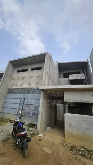 5chbre Duplex Dans Francis Gweh, Cocody À Vendre