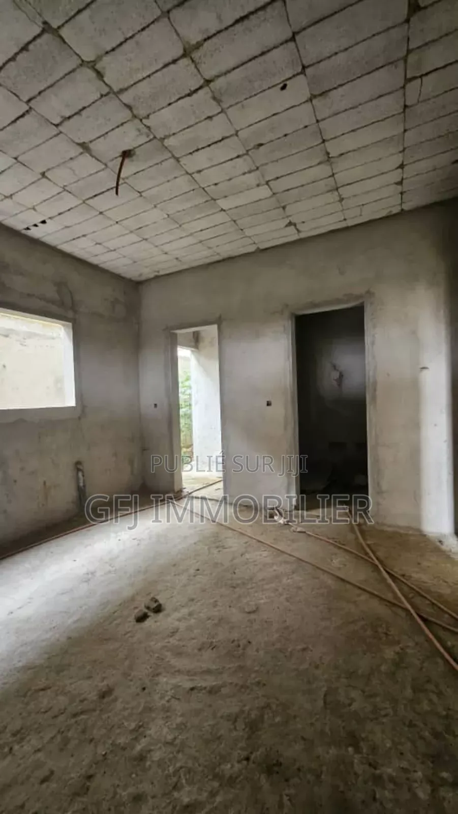 5chbre Duplex Dans Francis Gweh, Cocody À Vendre