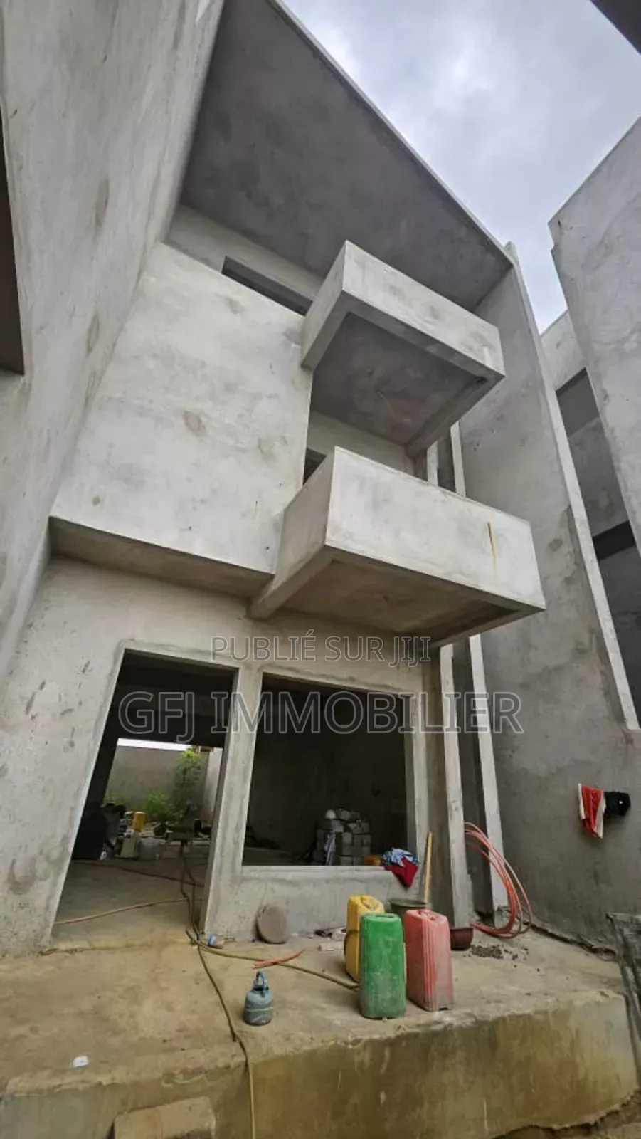 5chbre Duplex Dans Francis Gweh, Cocody À Vendre