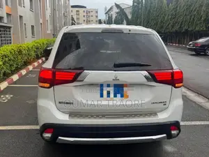 Mitsubishi Outlander 2017 Blanc