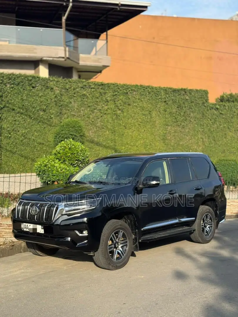 Toyota Land Cruiser Prado 2018 Noir