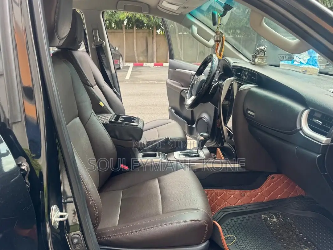 Toyota Fortuner 2018 Noir