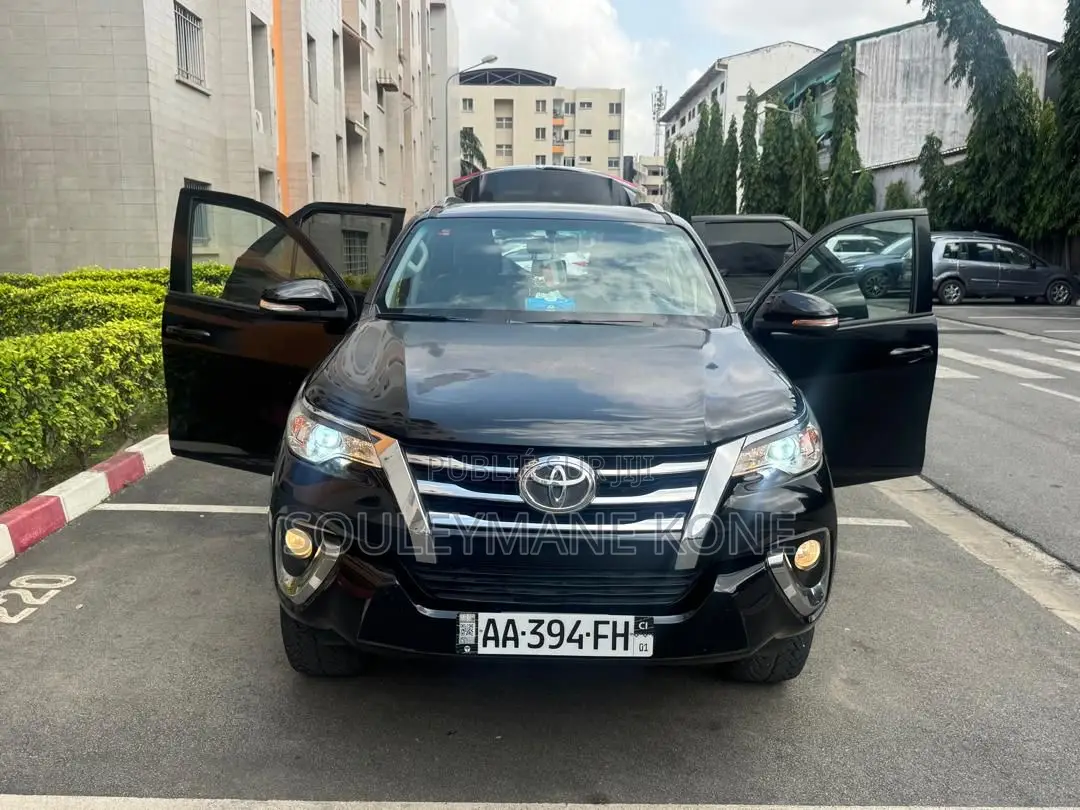 Toyota Fortuner 2018 Noir
